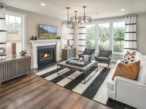 8 Wren Way, Methuen, MA 01844