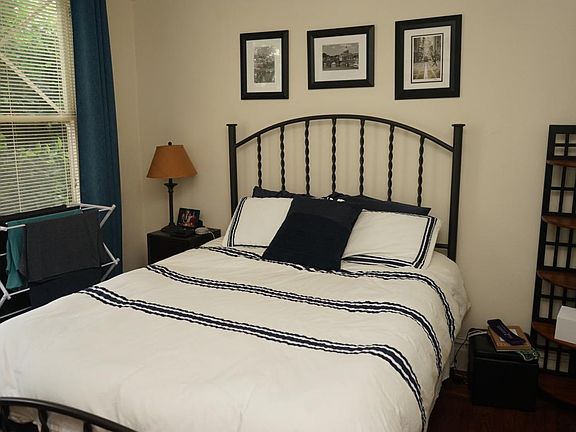 5th image of 1225 Pine St APT 1
