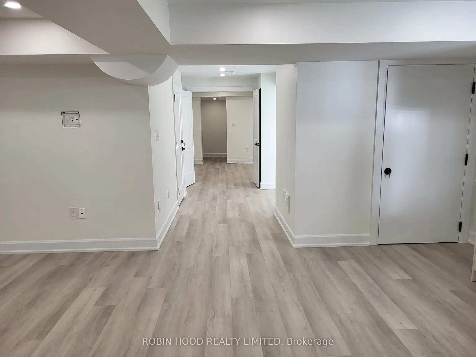 6 bed, $2,100 — Photo 2