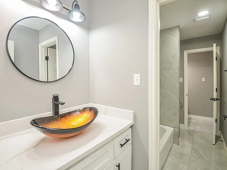 9211 Abbey Chase Ln — Photo 24