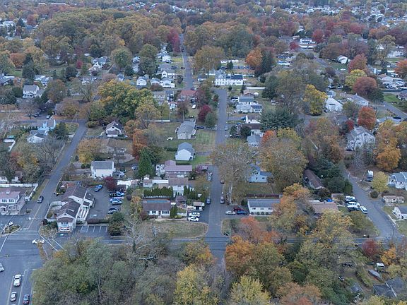 3rd image of 1018 Wildwood Ave