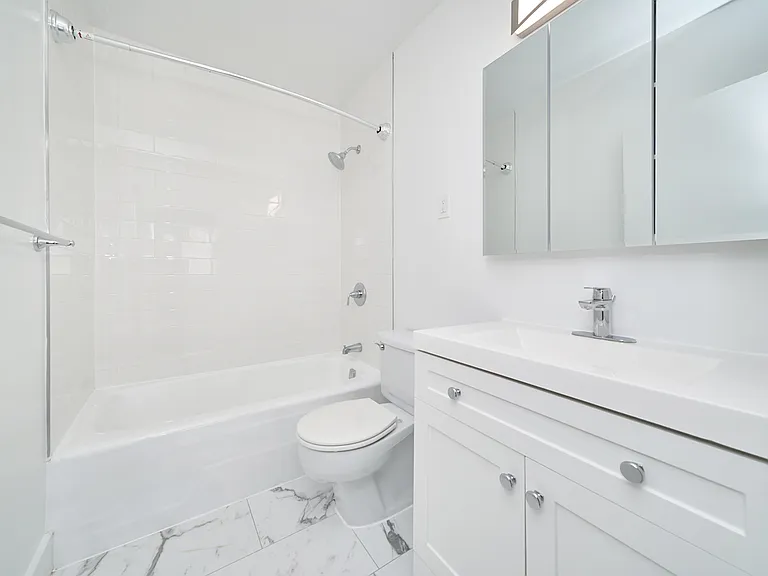 451 E 83rd St #5B — Photo 4