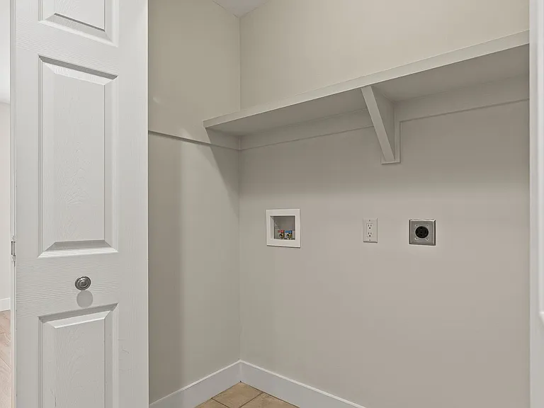 8 Thurland Ave — Photo 25