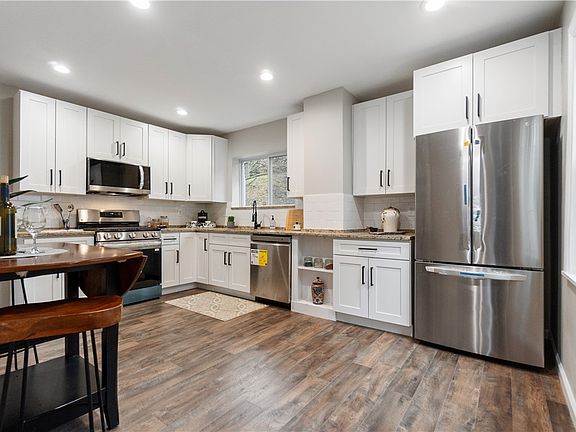 3rd image of 3344 Brighton Rd