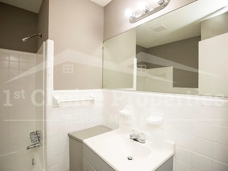 5140 Hickory Dr NE — Photo 12