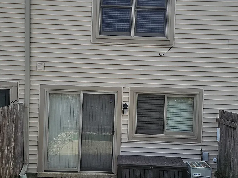 1816 Bristol Walk — Photo 18