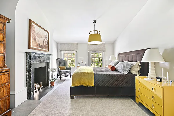 Sold by Compass | media 6