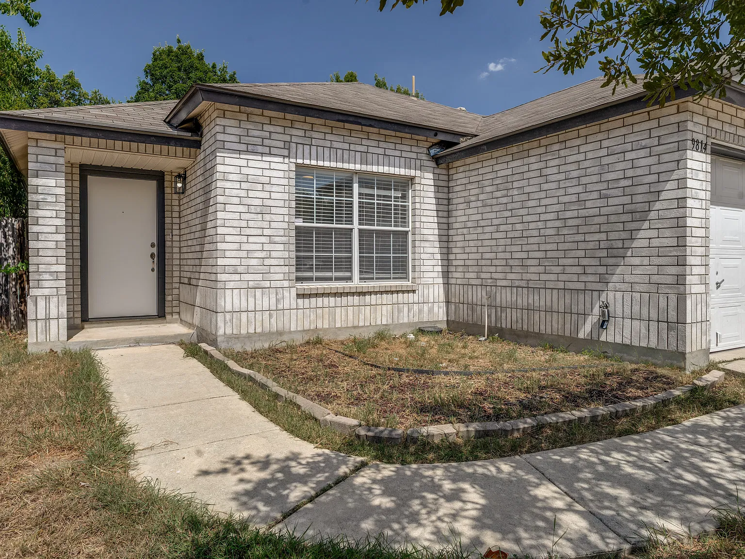 3 bed, 1233 sqft, $1,595 — Photo 2
