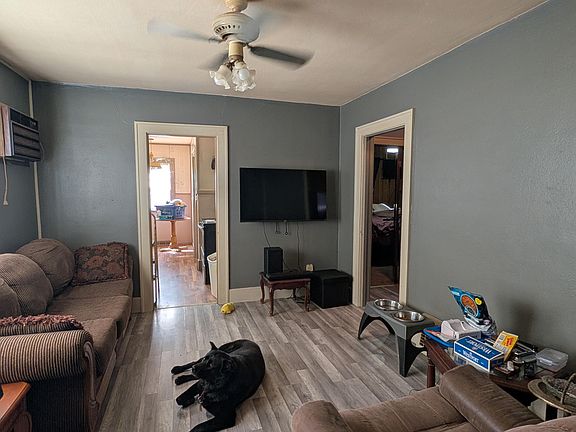 4th image of 1105 N Main St