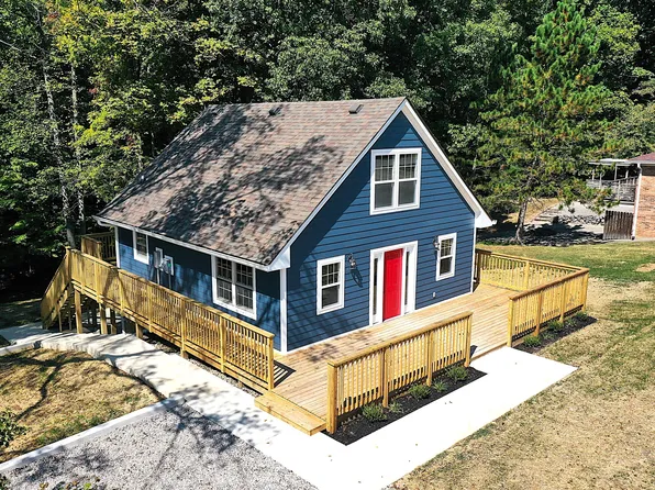 1528 S Lake Dr, Martinsville, IN 46151