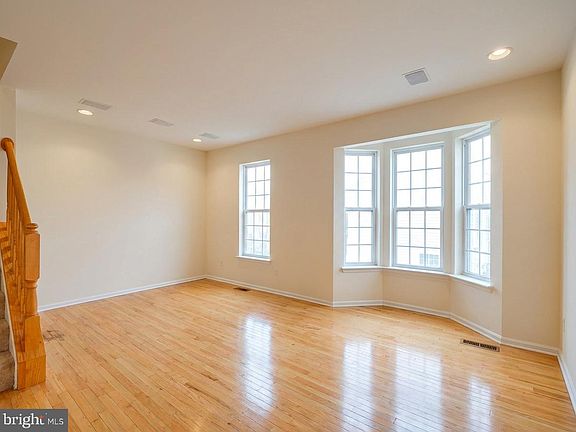 4th image of 175 Tilden Way #175
