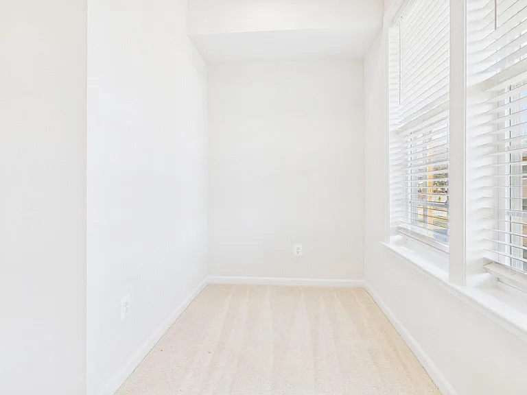 33 Chester Ct — Photo 6