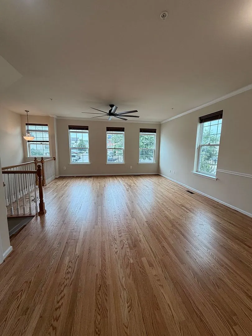 Mockingbird Cr Townhouse Available — Photo 3