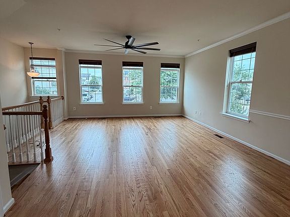 3rd image of 7282 Mockingbird Cir