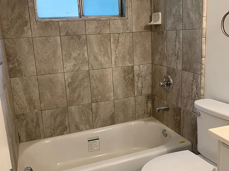 2708 C St #10 — Photo 9