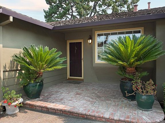 3rd image of 2824 Plummer Ave