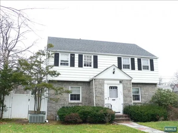 576 Queen Anne Rd, Teaneck, NJ 07666