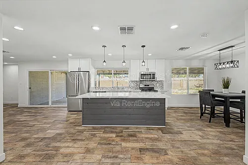 2174 E Palmcroft Dr Photo 1