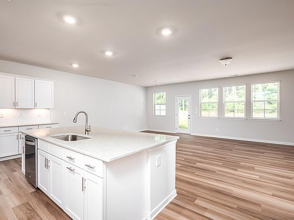 4th image of 3327 Glenn Hope Way