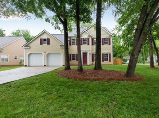 8421 Earlham Ct, Charlotte, NC 28277