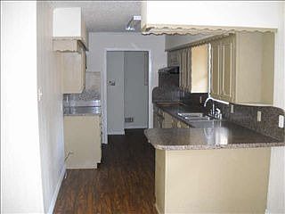3rd image of 3448 Oak Creek Cir