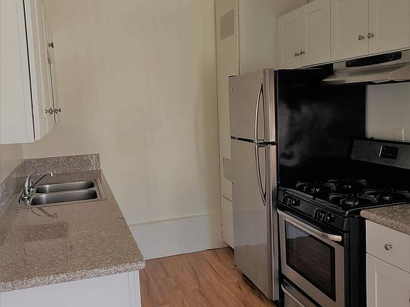 4th image of 12754 Pacific Ave #3