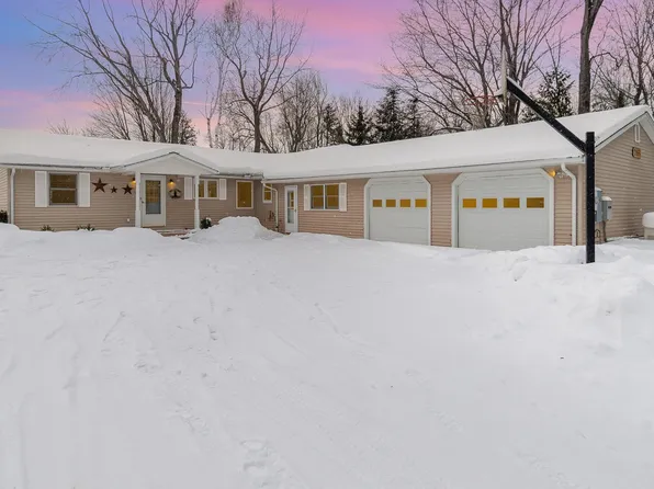 7661 Feather Ln, Cheboygan, MI 49721