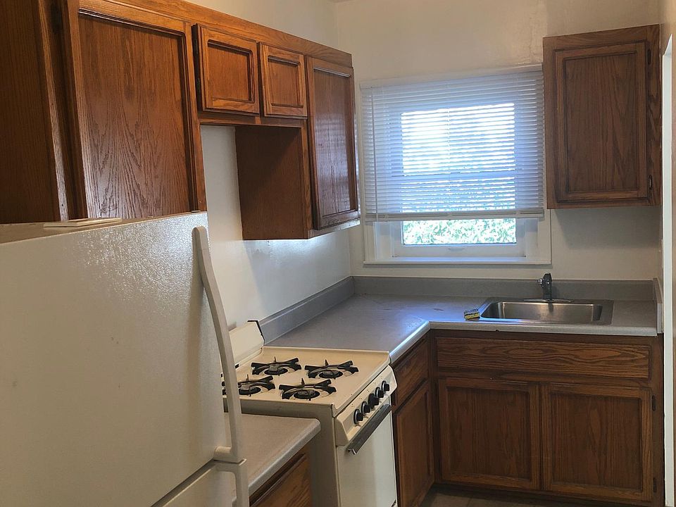 2nd image of 236 W Whiting Ave APT 2