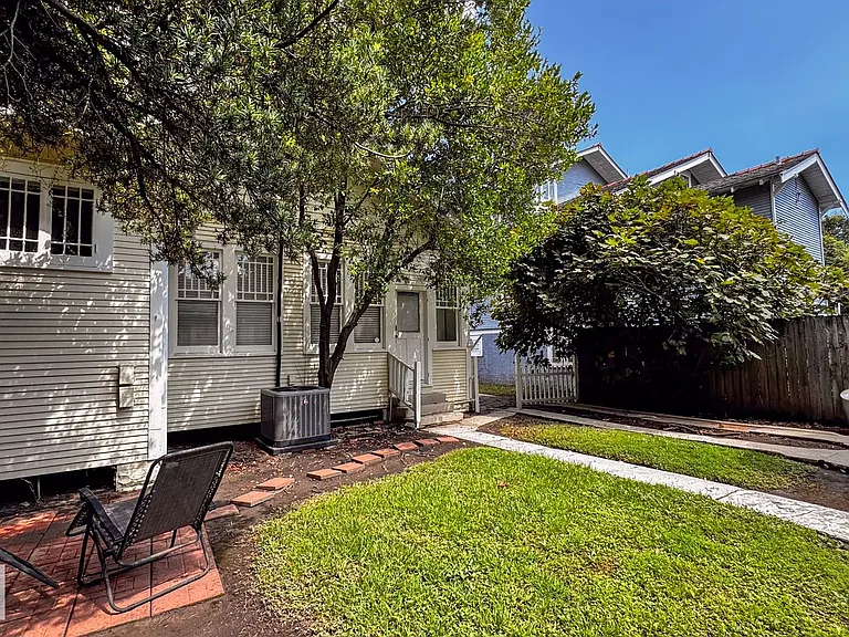1615 Pine St — Photo 16