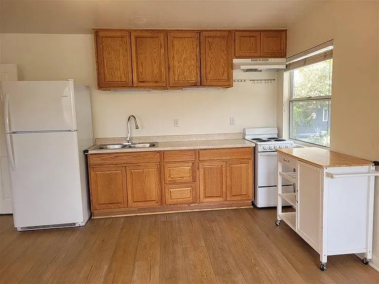 17205 Oak Rd — Photo 5