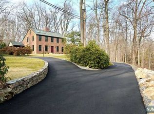 44 W Hill Rd, Woodcliff Lake, NJ 07677