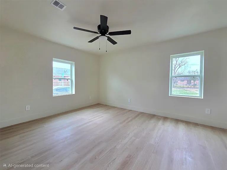 4607 Englewood St — Photo 15