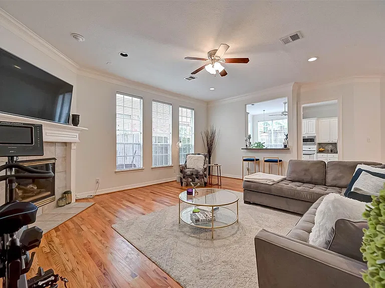 5917 Dolores St #D — Photo 7