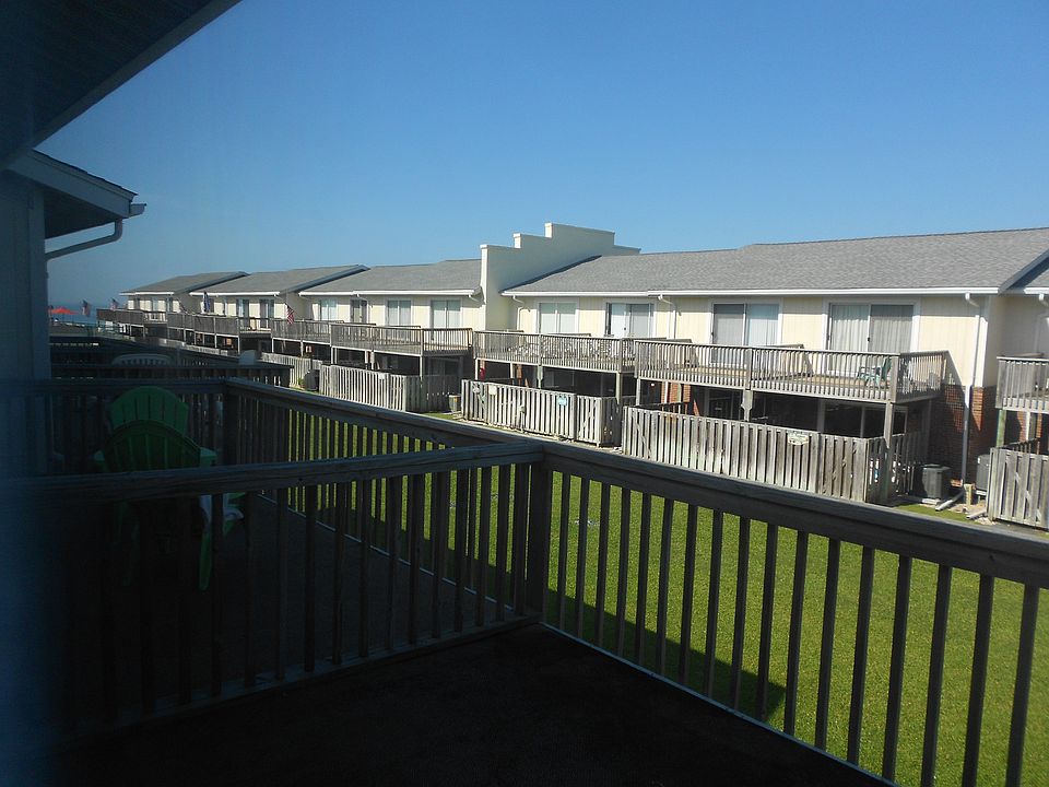 Pine Knoll Townes III