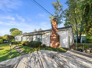 418 Patrick Ln, Herndon, VA 20170
