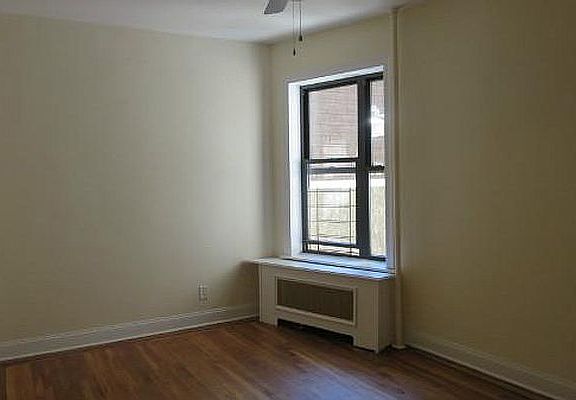 2nd image of 848 E 28th St APT D2