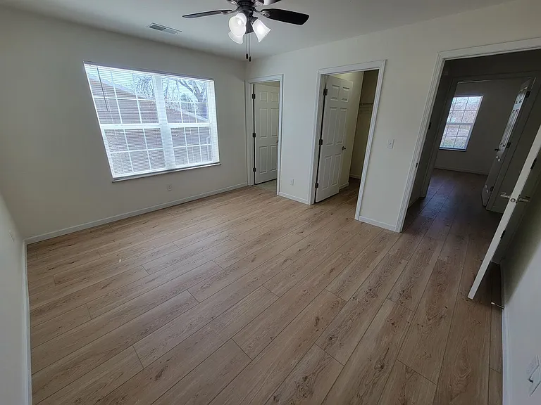 Frostwood Apartments — Photo 18