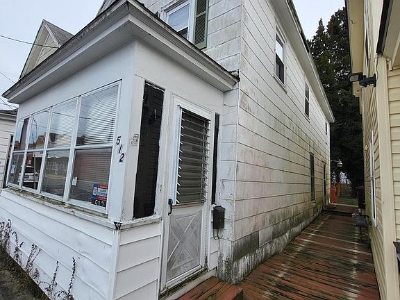 3rd image of 512 Muir St