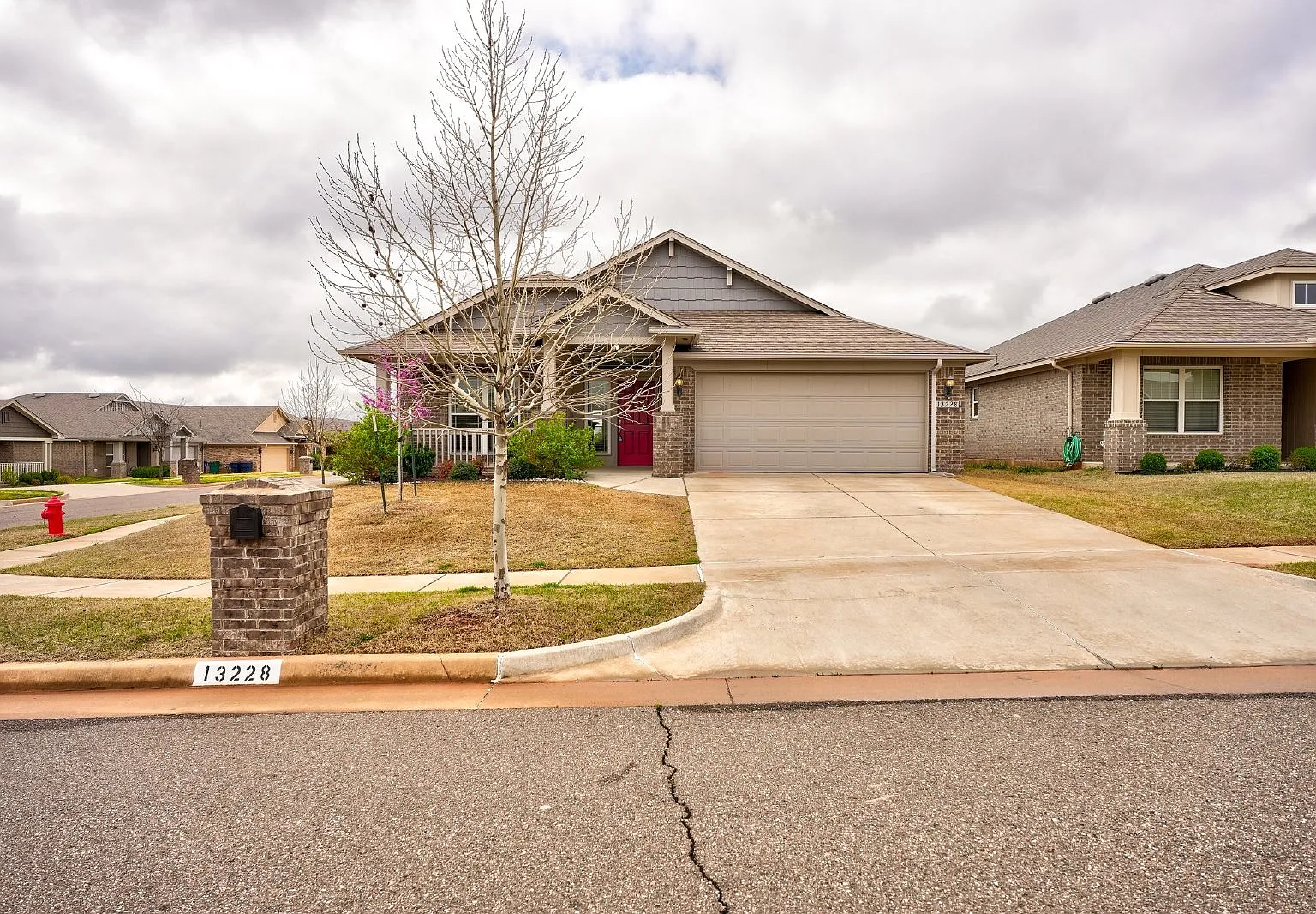 4 bed, 2.0 bath, 1997 sqft, $2,075 — Photo 2