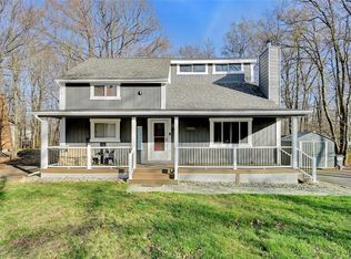 1091 Seven Nations Dr, Tobyhanna, PA 18466