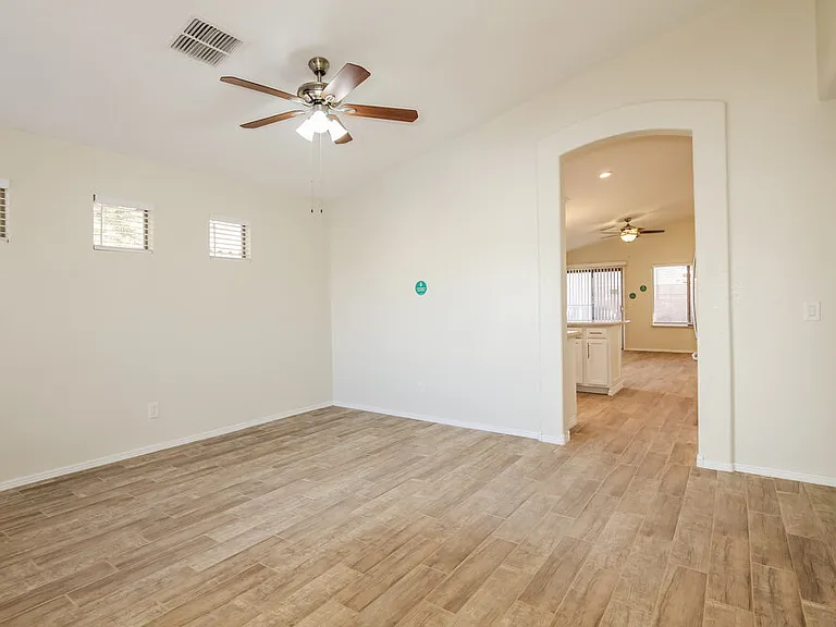 10559 W Amelia Ave — Photo 10