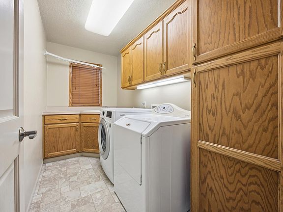4th image of 2830 Wheatland Dr S