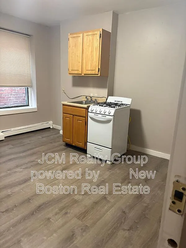 Studio, 1.0 bath, 200 sqft, $920 — Photo 1