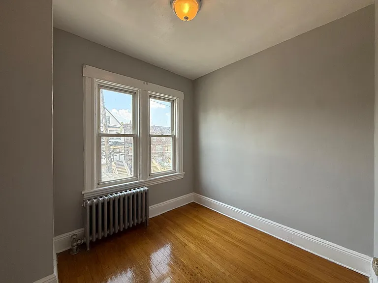 95 W 52nd St #2 — Photo 15