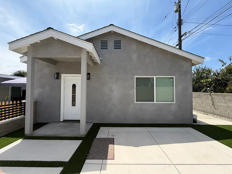 7823 Santa Monica Ave — Photo 4