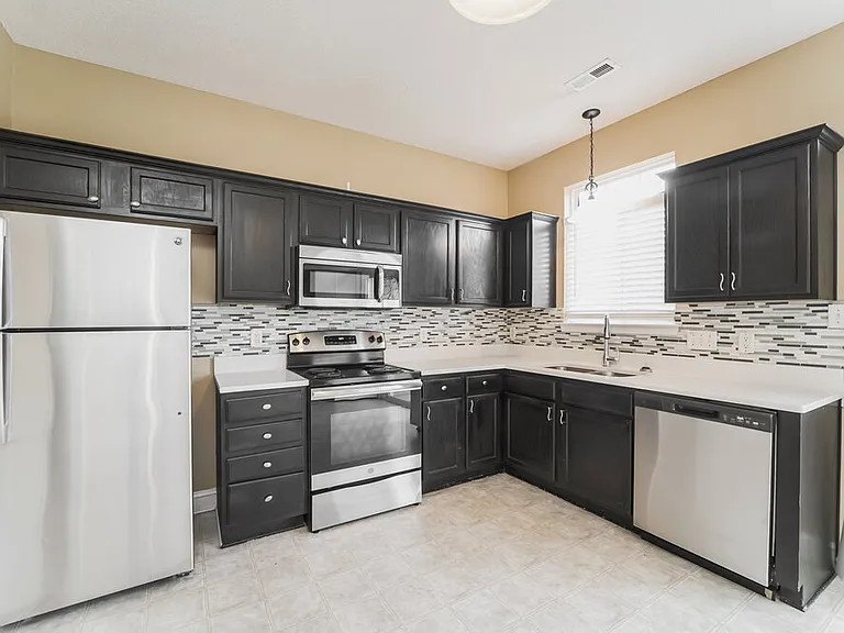 5827 Waverly Lynn Ln — Photo 7