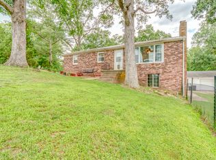8841 N Triton Ln, Mount Vernon, IL 62864