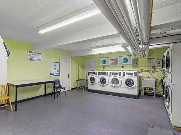 300 Ocean Parkway image 15 of 16