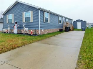 29346 Meadow Ln, Gibraltar, MI 48173