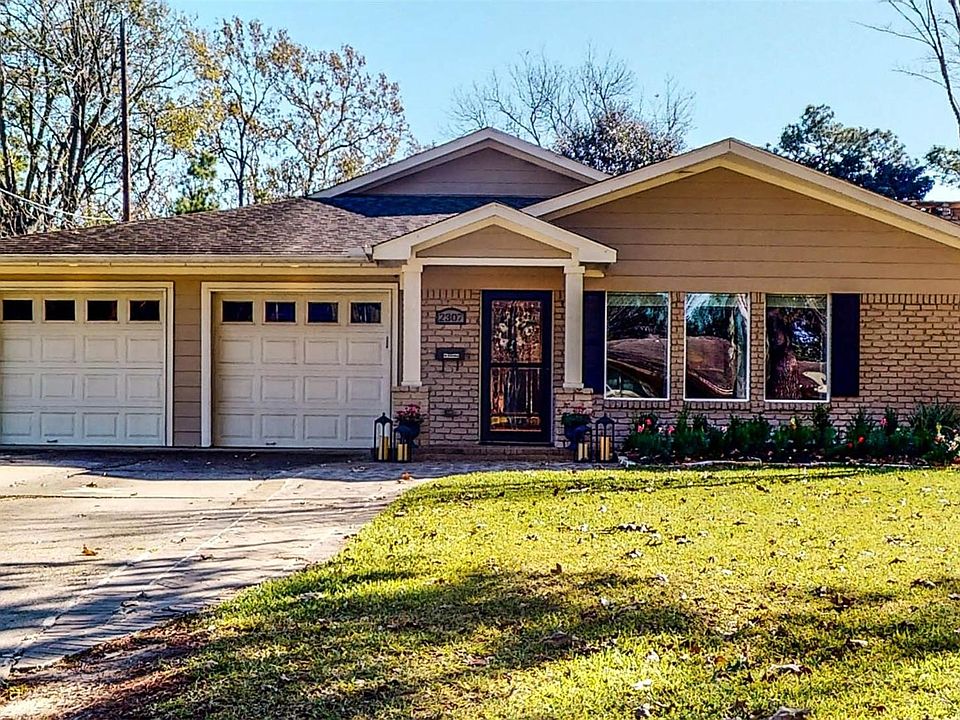 1st image of 2307 Poinciana Dr